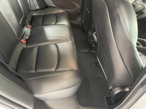 Used 2022 Tesla Model 3 image 24