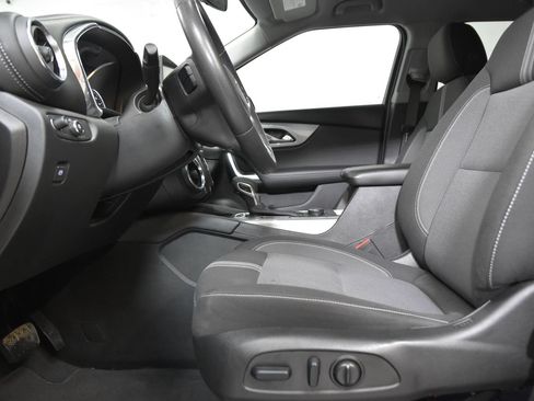 Used 2025 Chevrolet Blazer LT FWD image 16