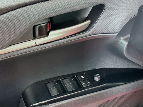Used 2025 Toyota Camry SE FWD image 15