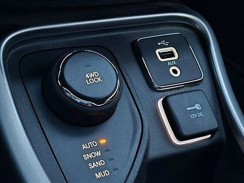 Used 2018 Jeep Compass Latitude w/ Popular Equipment Group AWD/4WD image 8