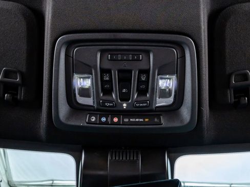 Used 2024 Chevrolet Silverado 2500 High Country w/ High Country Premium Package AWD/4WD image 30