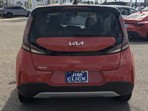Used 2024 Kia Soul LX w/ Option Group 015 FWD image 3