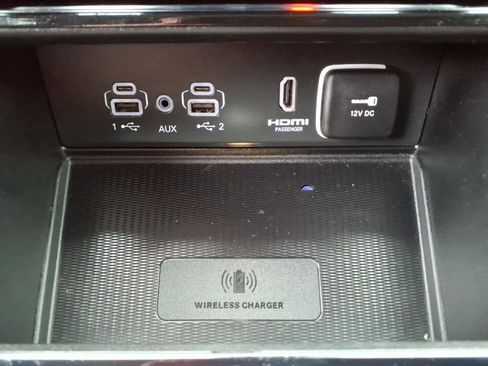 Certified 2023 Jeep Grand Cherokee 4WD 4xe w/ Luxury Tech Group II image 18