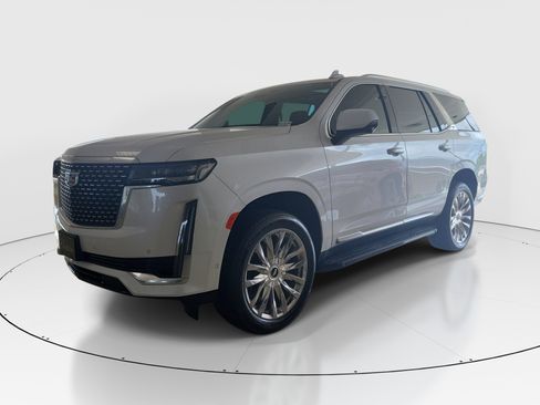 Used 2023 Cadillac Escalade Premium Luxury RWD image 5