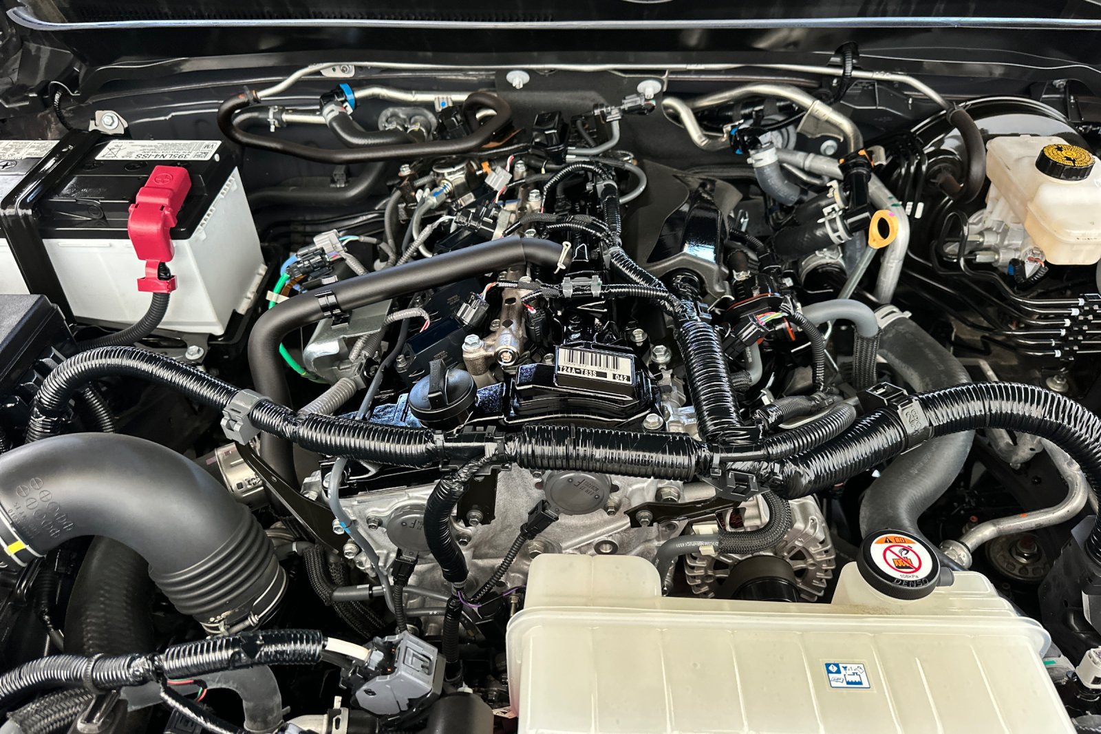 Used 2024 Toyota Tacoma TRD Sport w/ TRD Sport Upgrade Package RWD image 24