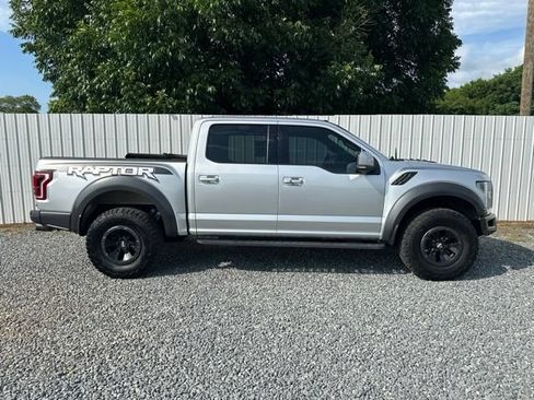 Used 2017 Ford F150 Raptor w/ Equipment Group 802A Luxury AWD/4WD image 6