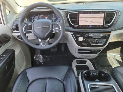 Certified 2024 Chrysler Pacifica Limited