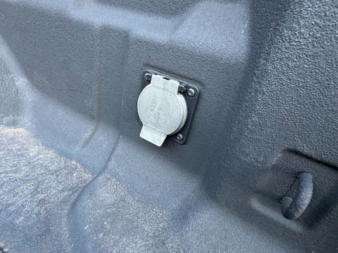 Certified 2023 GMC Canyon AT4 w/ AT4 Premium Package image 27