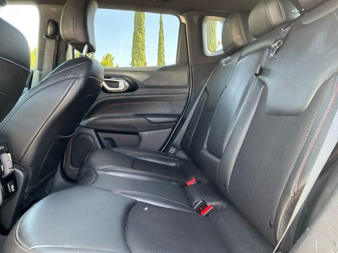 Used 2025 Jeep Compass Trailhawk AWD/4WD image 19