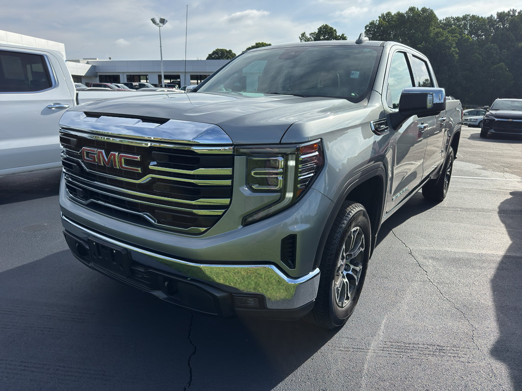 Used 2025 GMC Sierra 1500 SLT AWD/4WD image 1