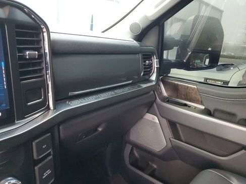 Used 2024 Ford F250 Lariat w/ Chrome Package image 25