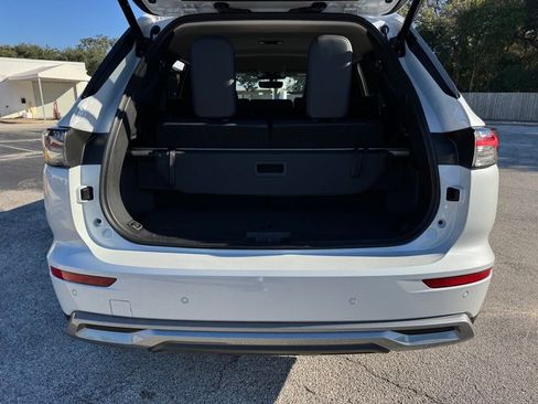 New 2025 Mitsubishi Outlander SE image 12