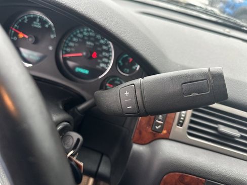 Used 2011 Chevrolet Avalanche LT w/ Luxury Package image 26