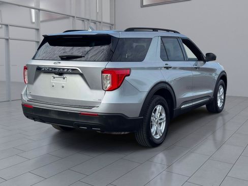 Used 2020 Ford Explorer XLT AWD/4WD image 6