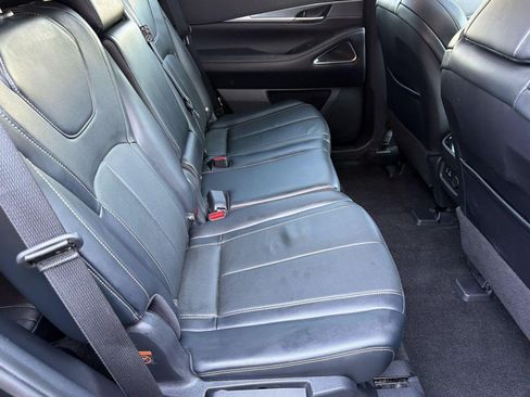 Used 2023 INFINITI QX60 Luxe w/ Performance Audio Package FWD image 32