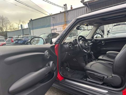 Used 2017 MINI Cooper 2-Door Hardtop image 18
