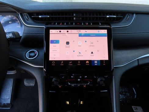 New 2025 Jeep Grand Cherokee L Limited image 5