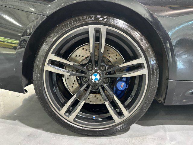 Used 2018 BMW M4 Coupe w/ Competition Package RWD image 10