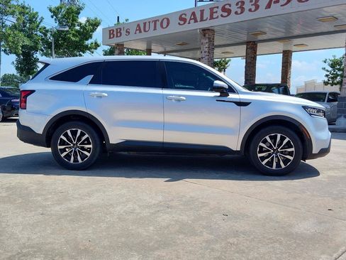 Used 2021 Kia Sorento LX FWD image 7