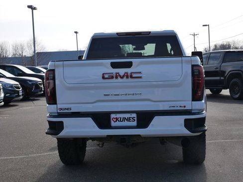 Used 2025 GMC Sierra 2500 AT4 AWD/4WD image 9