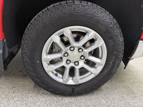 Used 2024 Chevrolet Silverado 1500 LT w/ Z71 Off-Road Package image 38