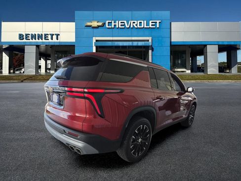 Used 2025 Chevrolet Traverse LT w/ Enhanced Driving Package FWD image 6
