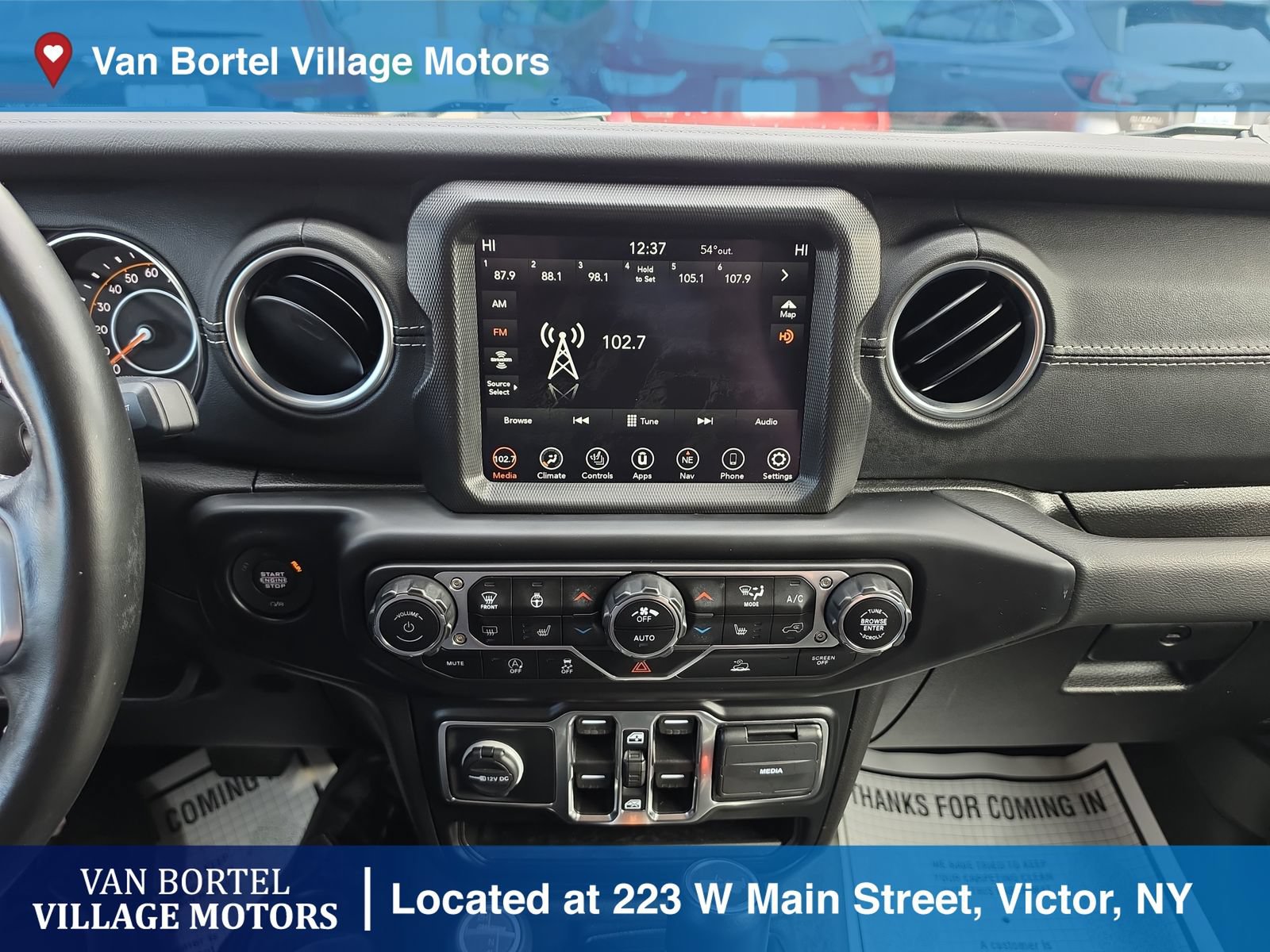 Used 2021 Jeep Wrangler Unlimited Sahara w/ Uconnect 4C Nav & Sound Group AWD/4WD image 16