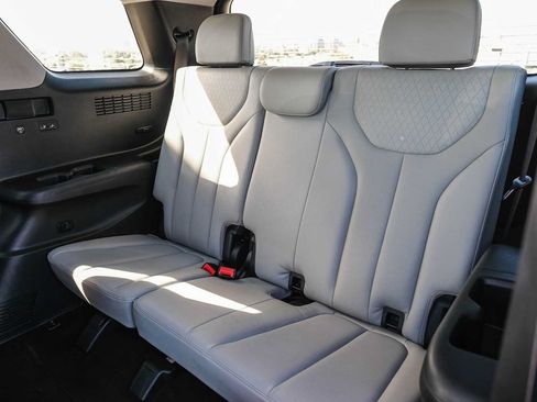 Used 2021 Hyundai Palisade SEL w/ Premium Package FWD image 18