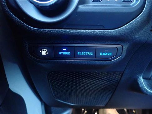 Used 2022 Jeep Wrangler Unlimited Sahara w/ Cold Weather Group image 23