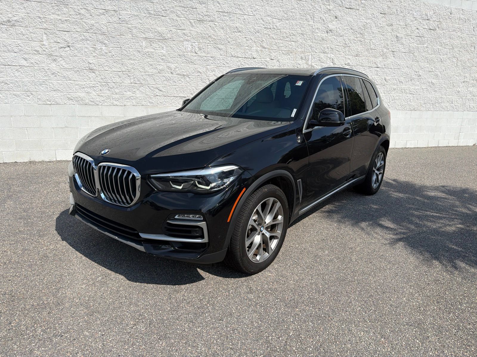 Used 2019 BMW X5 xDrive40i w/ Convenience Package AWD/4WD image 1