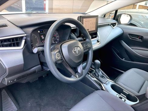 Used 2025 Toyota Corolla LE FWD image 8