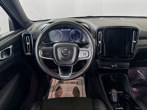 Used 2021 Volvo XC40 T5 R-Design image 23