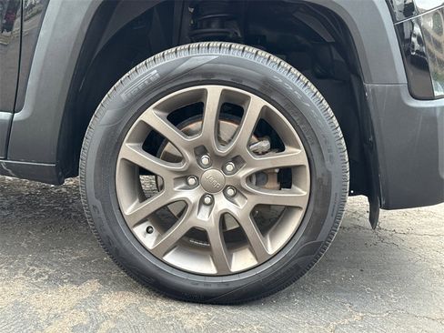 Used 2016 Jeep Renegade 75th Anniversary image 6