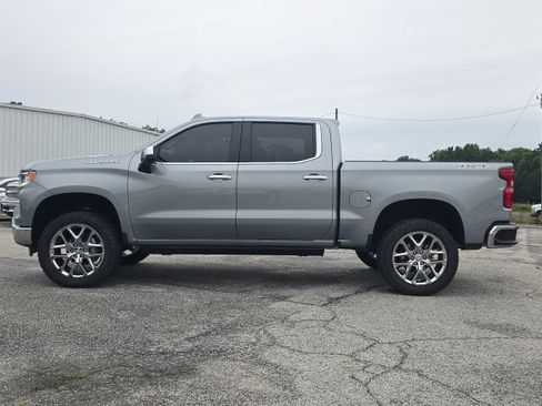 Used 2025 Chevrolet Silverado 1500 LTZ w/ LTZ Premium Package AWD/4WD image 2