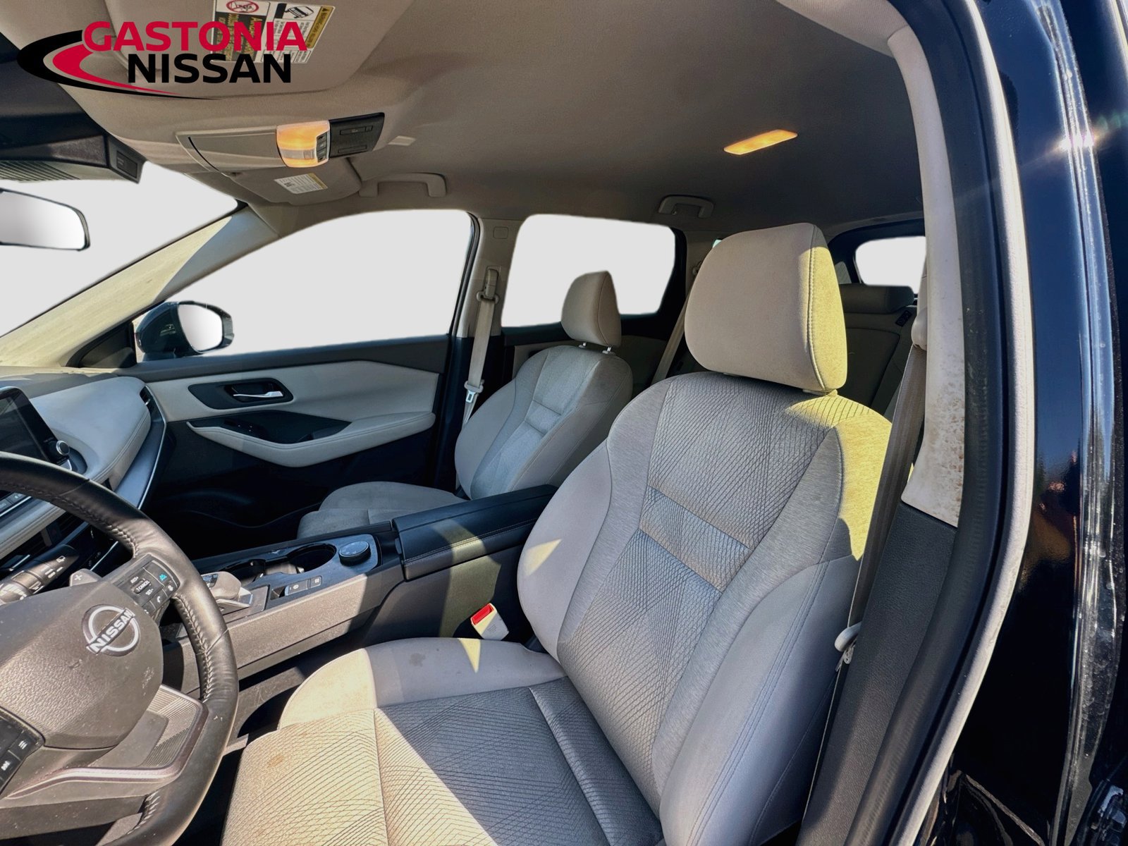 Used 2025 Nissan Rogue SV AWD/4WD image 26