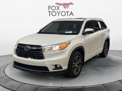 Used 2016 Toyota Highlander XLE image 1
