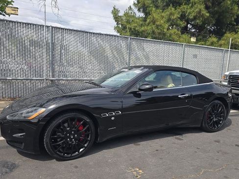 Used 2011 Maserati GranTurismo Convertible RWD image 3