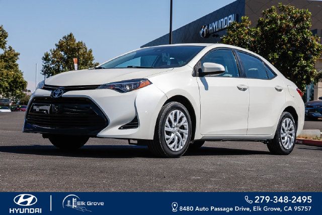 Used 2017 Toyota Corolla LE FWD image 1