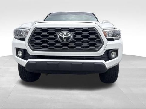 Used 2020 Toyota Tacoma TRD Off-Road image 2