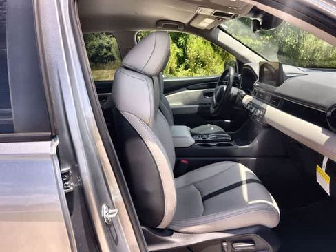 Certified 2026 Honda Pilot EX-L image 12