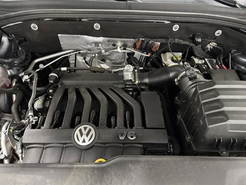 Used 2022 Volkswagen Atlas Cross Sport SE image 35