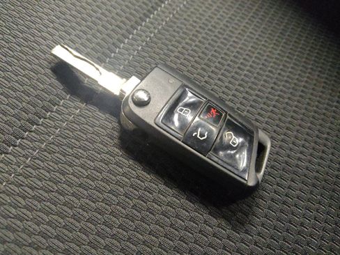 Used 2019 Volkswagen Golf S FWD image 32