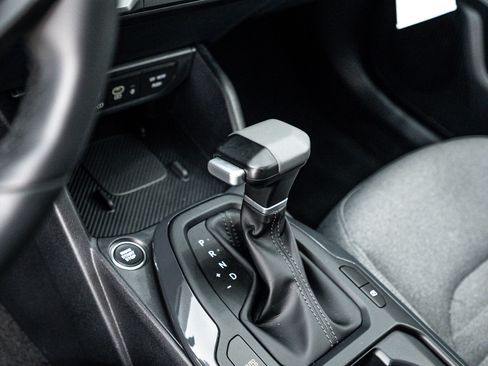 Used 2025 Kia K4 EX image 13