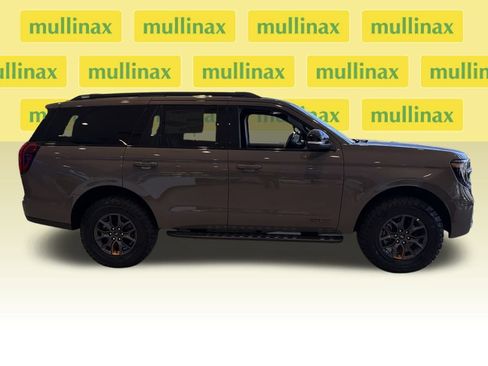 New 2026 Ford Expedition Tremor image 2