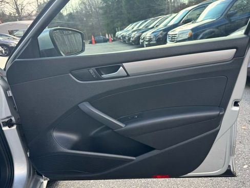 Used 2015 Volkswagen Passat 1.8T S image 19