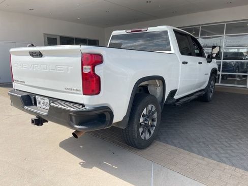 Used 2022 Chevrolet Silverado 2500 Custom w/ Custom Convenience Package RWD image 3