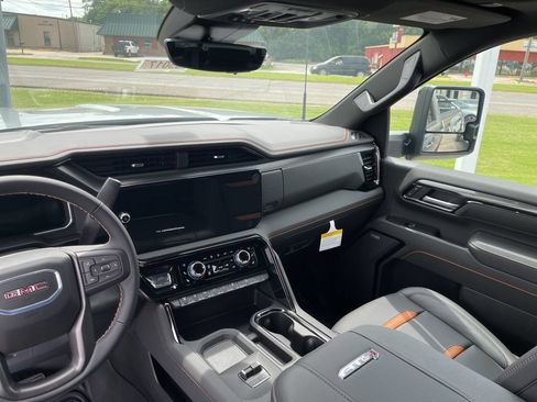 New 2026 GMC Sierra 2500 AT4 w/ AT4 Premium Plus Package AWD/4WD image 25