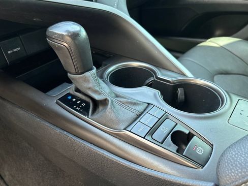 Used 2021 Toyota Camry XSE FWD image 21