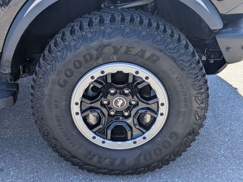 Used 2022 Ford Bronco Outer Banks w/ Sasquatch Package AWD/4WD image 11