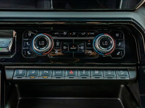 Used 2026 GMC Sierra 2500 AT4X image 27